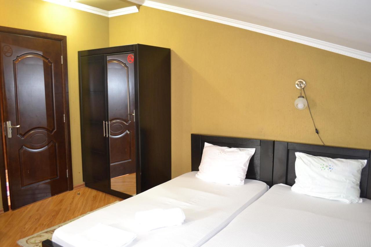 Hotel Isaka Tbilisi Ngoại thất bức ảnh
