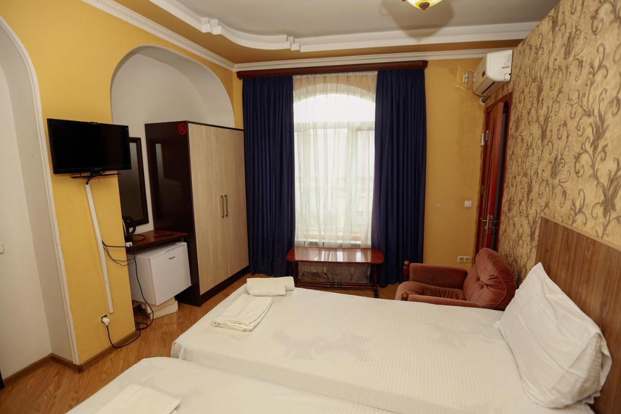 Hotel Isaka Tbilisi Ngoại thất bức ảnh